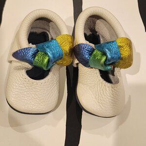 Boumy Leather Baby Mary Jane Shoes with Rainbow Bow - Cream, Size XS